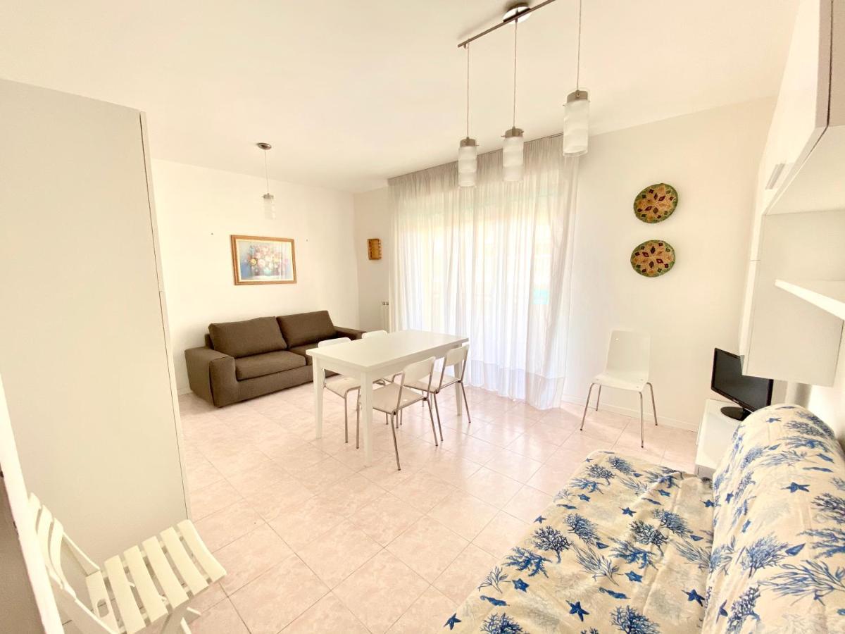 Residence Cristoforo Colombo - Carraro Immobiliare - Family Apartments 卡奥莱 外观 照片